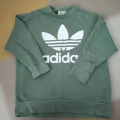 adidas オリーブグリーン トレーナー