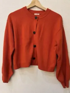 GU ボタン付きニットカーディガン