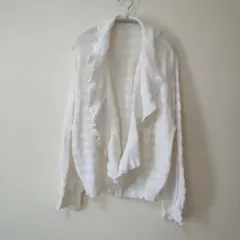 大人可愛い✨️フリルデザイン 透かし編みニットカーディガン ホワイト