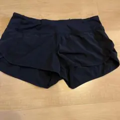 Lululemon ブラックショートパンツ　6のサムネイル