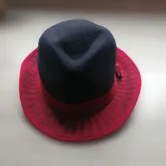 黒と赤のウールメッシュハットのサムネイル