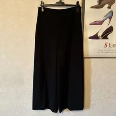 ザラ　ZARA 黒　ストレッチワイドレッグ　スラックス　センタープレスパンツ
