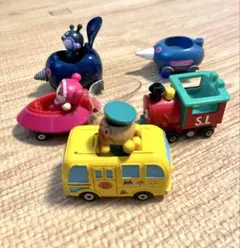 アンパンマン ミニカー 乗り物 フィギュア 4点セット