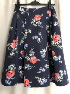 組曲の花柄形状スカート