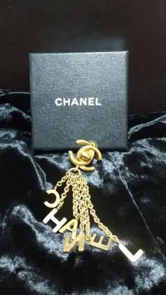 CHANEL　ヴィンテージ　希少　レア　ターンロック　ロゴ　イヤリング　片耳だけ
