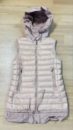 フード付きピンクダウンベスト