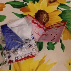 値下不可　 サンリオ　レトロレッスンバッグミニキーホルダー　ハローキティ　新品