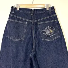 美品　デニムパンツ　ハーフパンツ　膝丈　刺繍　蜘蛛の巣