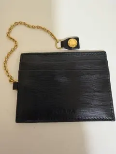 ◇綺麗・可愛い◇ PRADA パスケース　チェーンのサムネイル