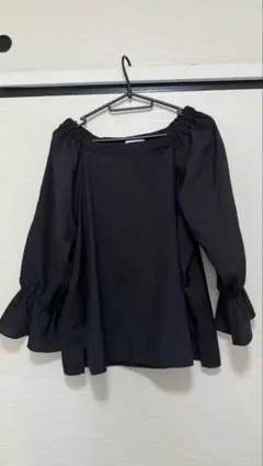 GLACIER ハニーズ 刺繍入り袖フリルブラウス オフショルダー 黒 L