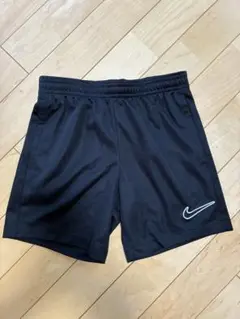 Nike DRI-FIT ブラック半ズボン XS
