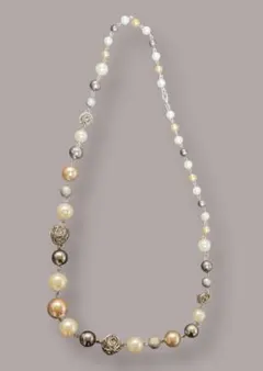 大粒ビーズとパールのネックレス