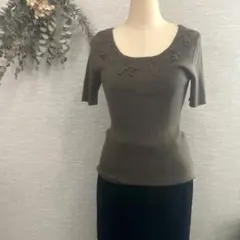 【ほぼ新品】ポールスチュアート イタリア製糸 胸元葡萄風立体刺繍 リブニット 6のサムネイル