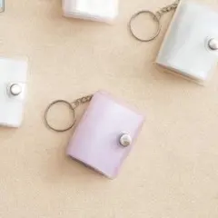 ミニフォトアルバム　キーホルダー　シール帳　パープル