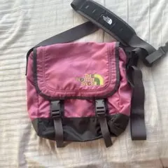 THE NORTH FACE pink messenger bagのサムネイル