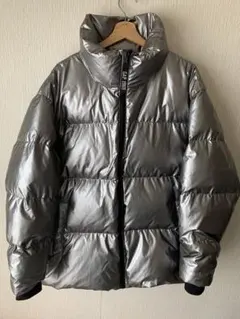 GAP メタリック　シルバー　ダウンジャケット