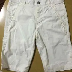 levi’sの白短パンのサムネイル