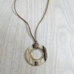 ネックレス 円型ペンダント　長さ調整可能