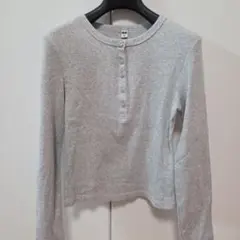 新品 UNIQLO リブボタン長袖カットソー グレー Sサイズのサムネイル