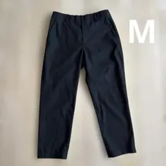 UNIQLO 着回し抜群　ブラックストレッチパンツ　M