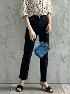 【値下げ】別注 ＲＥＤ　ＣＡＲＤ×ＴＯＭＯＲＲＯＷＬＡＮＤ　デニムパンツ