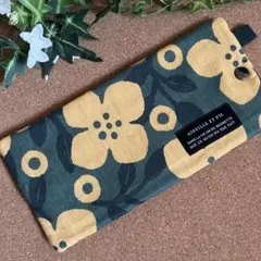 ハンドメイド　ボックスサイズティッシュ　携帯ケース　⌘ 北欧　黄色い花　グリーン