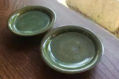 高台傷あり！端正な台付デザインに深みある緑釉の映えるお皿2点（検京焼懐石皿のサムネイル
