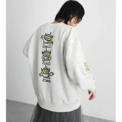 ＴＯＹ　ＳＴＯＲＹ　バックプリント裏毛プルオーバー　グレー　F