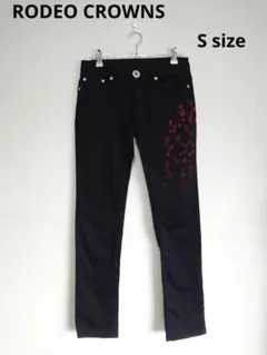 RODEO CROWNS ロデオクラウンズ 黒 パンツ ギター 刺繍