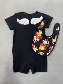 ヒスミニ エンジェル 羽つきロンパース 天使 総柄 スタイ ブラック 2点セット