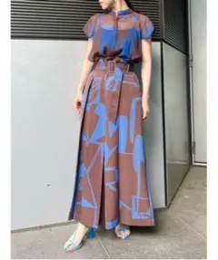 Item thumbnail for item 2c712d45-99b7-474f-814b-ca81f87e4bc9