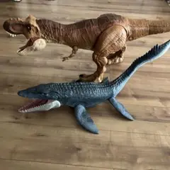 ジュラシックワールド　スーパービックTレックス　モササウルス　フィギュア　引取限