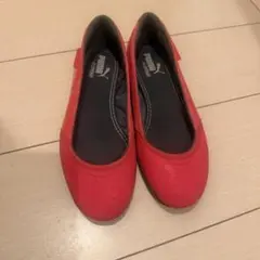 PUMA フラットシューズ ピンクのサムネイル