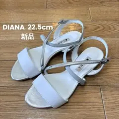 新品 DIANA ダイアナ サンダル 22.5 シルバー ホワイト お値下げ可能のサムネイル