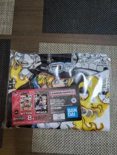 ワンピース　一番くじ　カードデザインブランケット