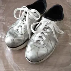 Onitsuka Tiger デレシティ　シルバー スニーカー