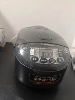 ZOJIRUSHI NW-VJ10 炊飯器　5.5合炊き　象印のサムネイル