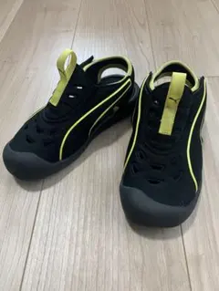 PUMA キッズサンダル 《18.5cm》ブラック✖️イエローのサムネイル