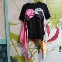 フラミンゴ柄スカーフデザインTシャツ
