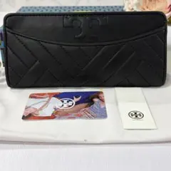 新品同様‼️ トリーバーチ　TORYBURCH 財布　長財布　キルティング
