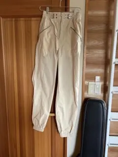 ベージュ カーゴパンツ ジッパー付き