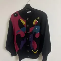 レディース　古着　ヴィンテージ　幾何学模様の長袖カーディガン　前ボタン