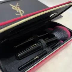 未使用　イヴサンローラン ボーテ　メイクブラシ３本セット　ミラーケース付き