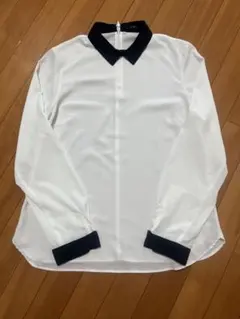 a.v.vホワイト長袖シャツ M