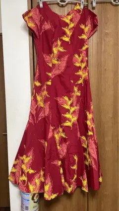 フラダンスステージドレス 赤と黄色の花柄