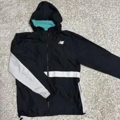New Balance ナイロンジャケット フード付き