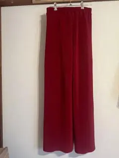 赤 プリーツ スラックス Mサイズ