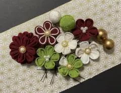 最終お値引き❣️つまみ細工　成人式　髪飾り　No.4