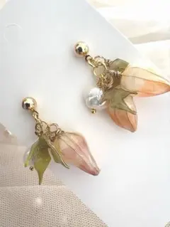 ディップアートピアス木のみ？みたいないちごみたいな？ゴミが入っちゃってます