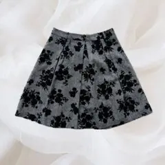 美品【期間限定出品】しまむら 花柄ツイードスカート ウエスト67cm